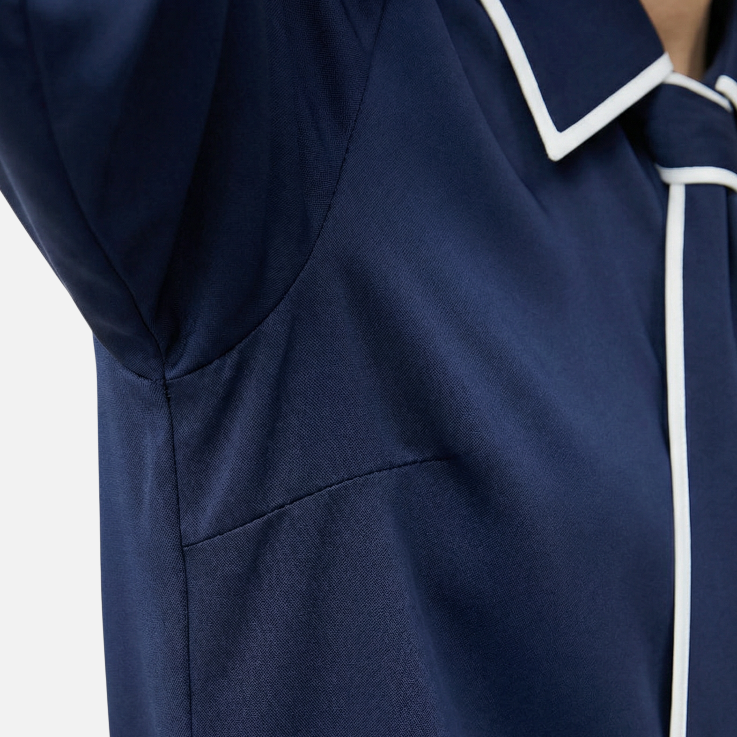 Contrast Trim Blouse with Detachable Tie for Women